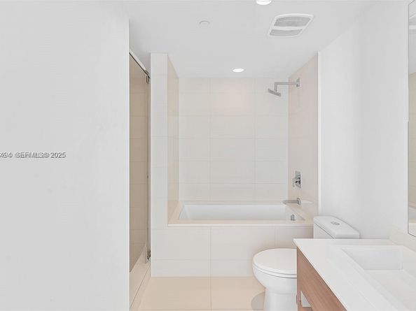 1300 S Miami Ave 3709, Miami FL 33130