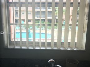 541 Blue Heron Dr 215, Hallandale Beach FL 33009