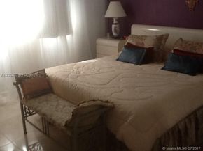 541 Blue Heron Dr 215, Hallandale Beach FL 33009