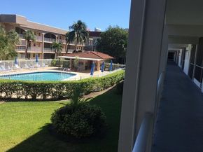 541 Blue Heron Dr 215, Hallandale Beach FL 33009