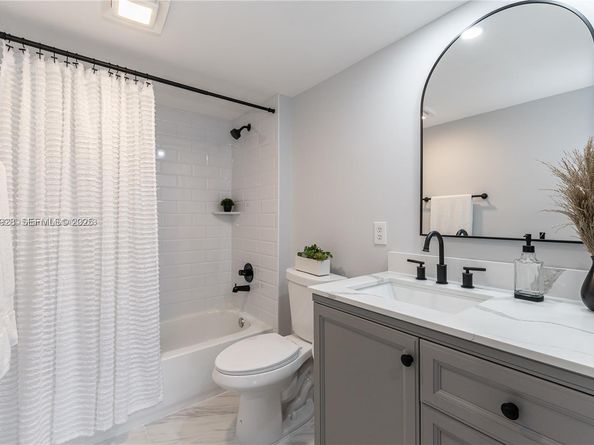 12955 SW 16th Ct 409M, Pembroke Pines FL 33027