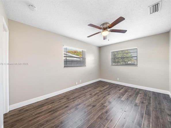 3589 Island Rd, Palm Beach Gardens FL 33410