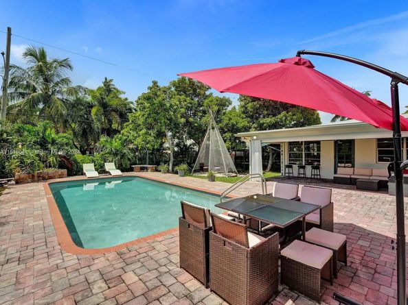 1342 Tyler St, Hollywood FL 33019