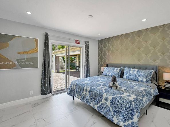 1342 Tyler St, Hollywood FL 33019