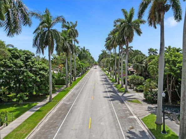 1342 Tyler St, Hollywood FL 33019