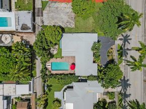 1342 Tyler St, Hollywood FL 33019