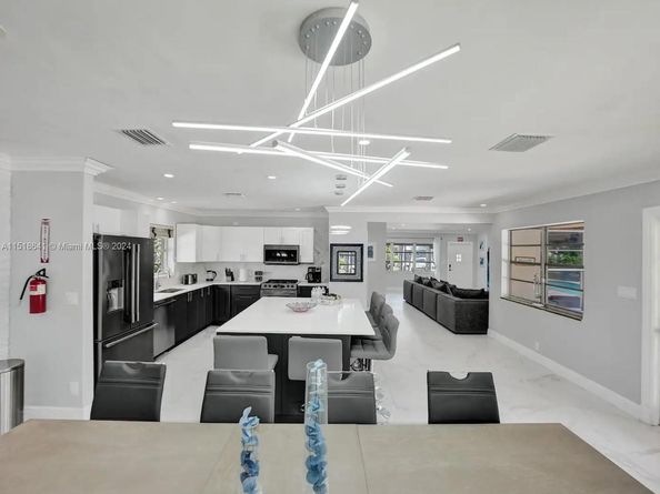 1342 Tyler St, Hollywood FL 33019