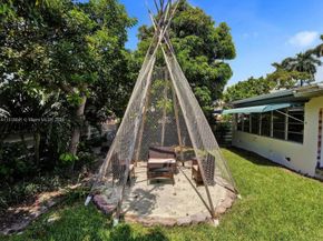 1342 Tyler St, Hollywood FL 33019