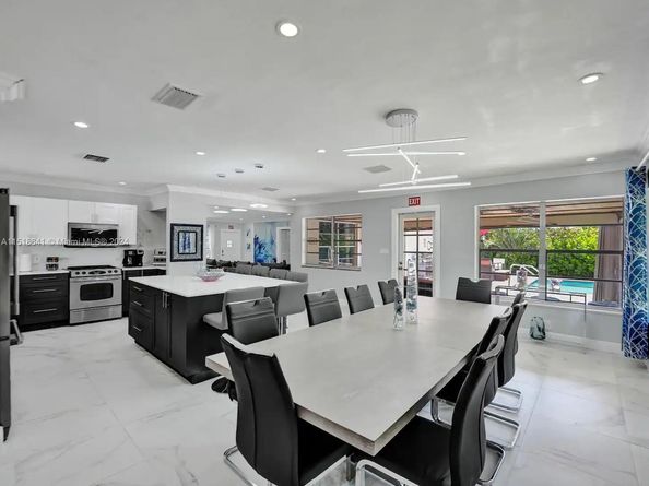 1342 Tyler St, Hollywood FL 33019