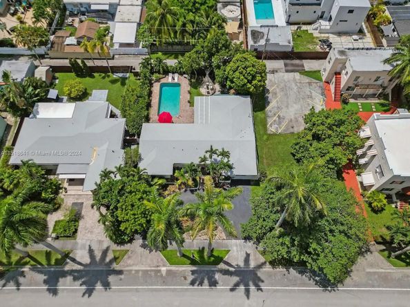 1342 Tyler St, Hollywood FL 33019