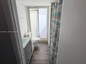 9390 W Flagler St 206C, Miami FL 33174