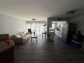 9390 W Flagler St 206C, Miami FL 33174