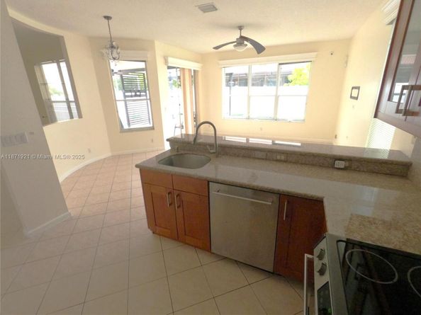 1943 SW 149th Ave, Miramar FL 33027