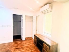 2281 NW 81st Ter, Miami FL 33147