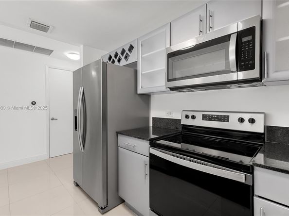 1861 NW S River Dr 406, Miami FL 33125