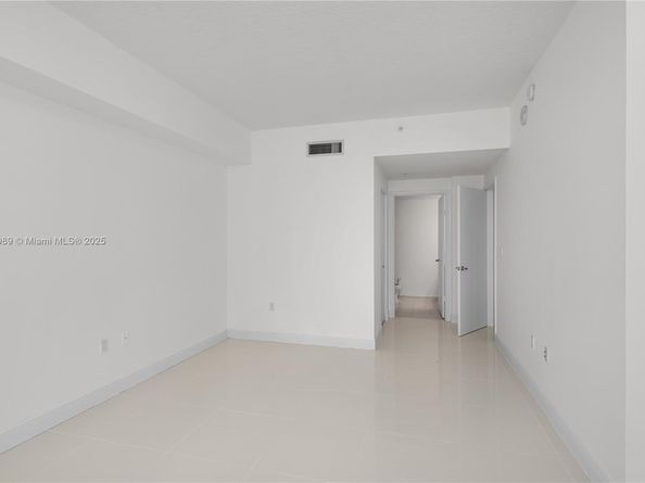 1861 NW S River Dr 406, Miami FL 33125