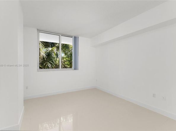1861 NW S River Dr 406, Miami FL 33125