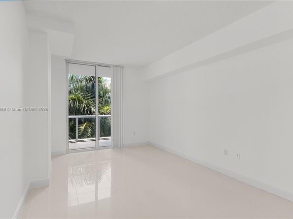 1861 NW S River Dr 406, Miami FL 33125