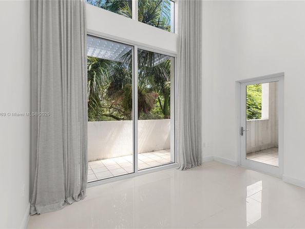 1861 NW S River Dr 406, Miami FL 33125