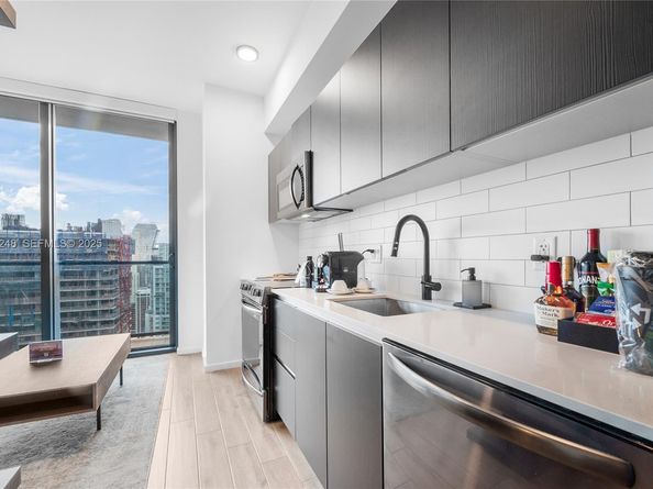 398 NE 5th St 4616, Miami FL 33132