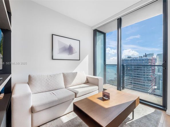 398 NE 5th St 4616, Miami FL 33132