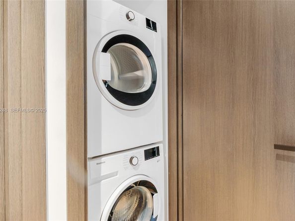 398 NE 5th St 4616, Miami FL 33132