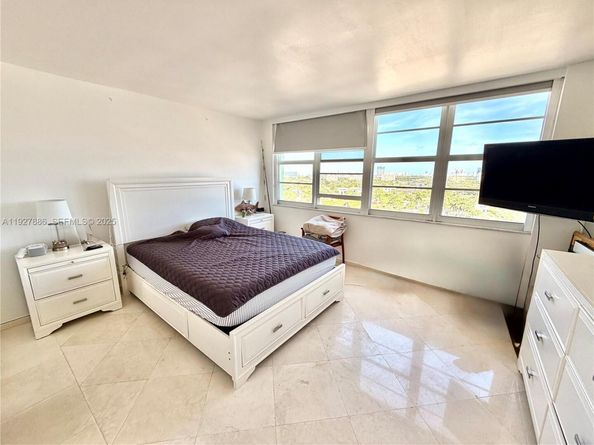 2150 Sans Souci Blvd B1501, North Miami FL 33181