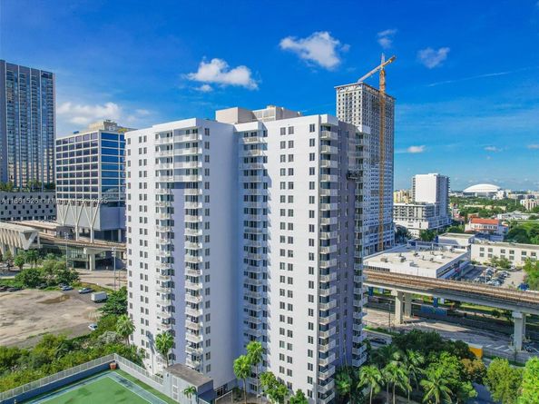 850 N Miami Ave W906, Miami FL 33136