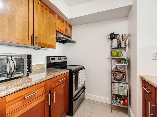 850 N Miami Ave W906, Miami FL 33136