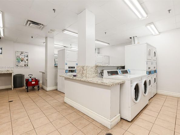 850 N Miami Ave W906, Miami FL 33136