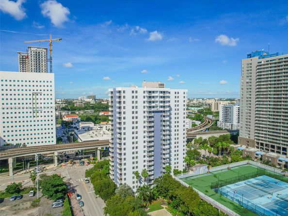850 N Miami Ave W906, Miami FL 33136