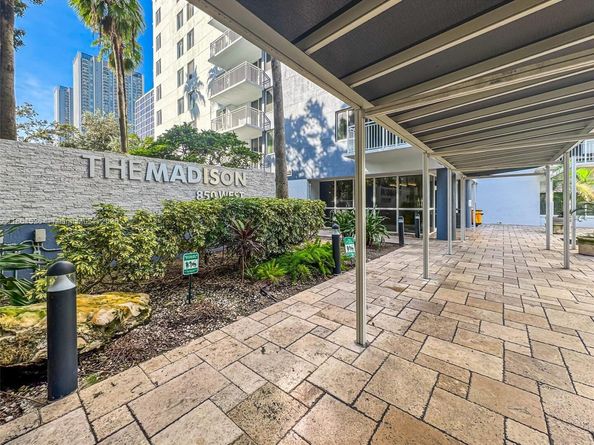 850 N Miami Ave W906, Miami FL 33136