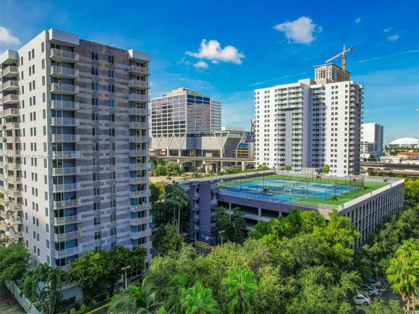 850 N Miami Ave W906, Miami FL 33136