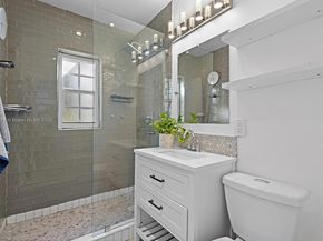 794 NW 45th St, Miami FL 33127