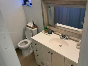 10025 SW 16th St, Pembroke Pines FL 33025
