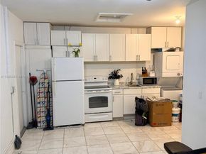 10025 SW 16th St, Pembroke Pines FL 33025