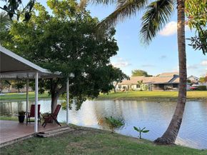 10025 SW 16th St, Pembroke Pines FL 33025