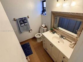 10025 SW 16th St, Pembroke Pines FL 33025