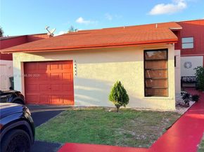 10025 SW 16th St, Pembroke Pines FL 33025