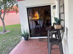 10025 SW 16th St, Pembroke Pines FL 33025