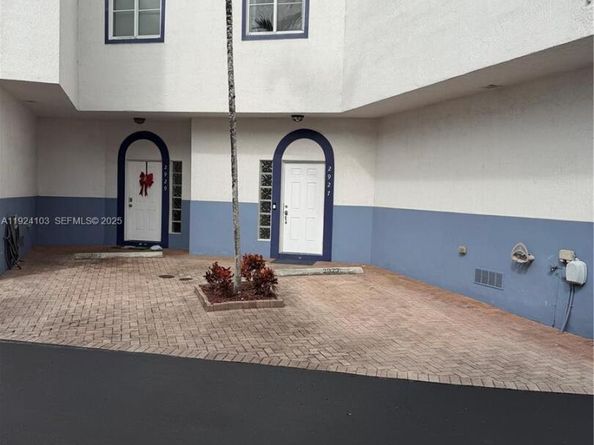 2927 SW 18th Ter, Fort Lauderdale FL 33315