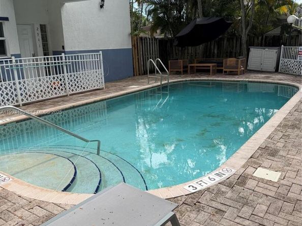 2927 SW 18th Ter, Fort Lauderdale FL 33315