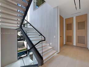 641 Flamingo Dr, Fort Lauderdale FL 33301