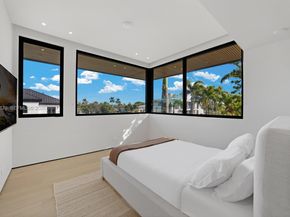 641 Flamingo Dr, Fort Lauderdale FL 33301