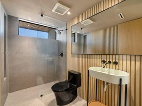 641 Flamingo Dr, Fort Lauderdale FL 33301