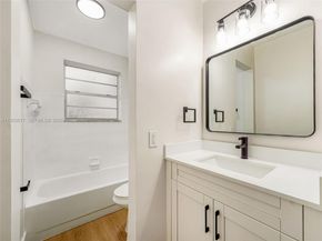 7091 Harding St, Hollywood FL 33024