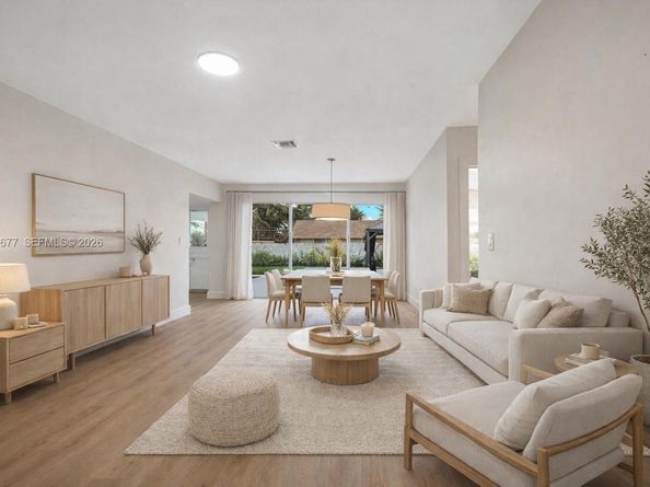 7091 Harding St, Hollywood FL 33024