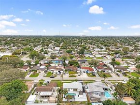 7091 Harding St, Hollywood FL 33024