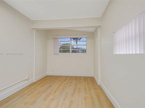 7091 Harding St, Hollywood FL 33024