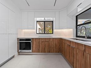 2537 NW 116th Ter, Coral Springs FL 33065